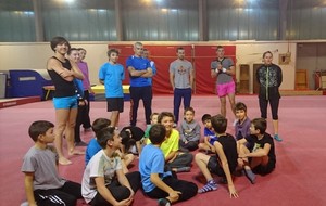 Entrainement de gym pour les garçons à Cluses